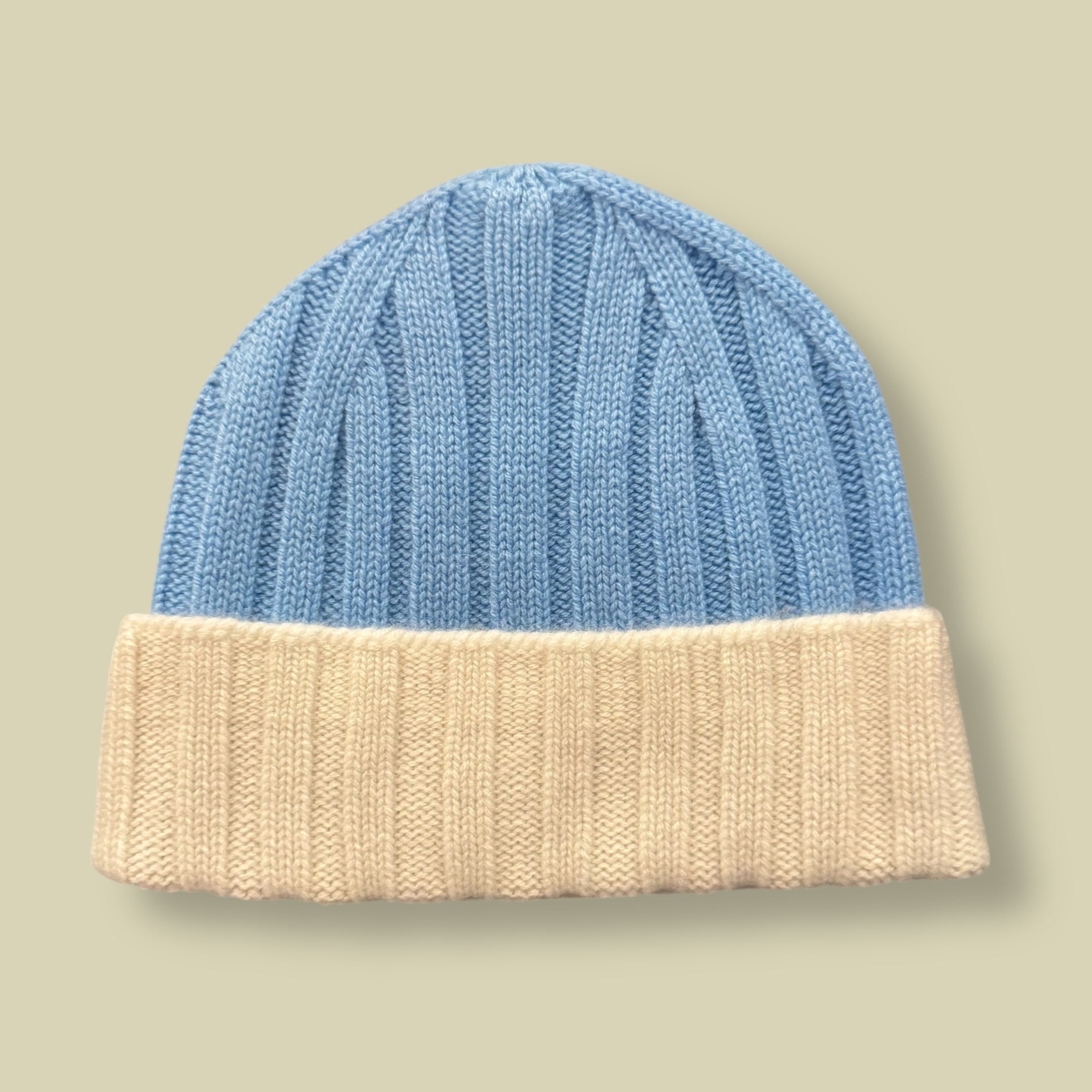 CASHMERE BEANIE WHITE/SKY (brand new)