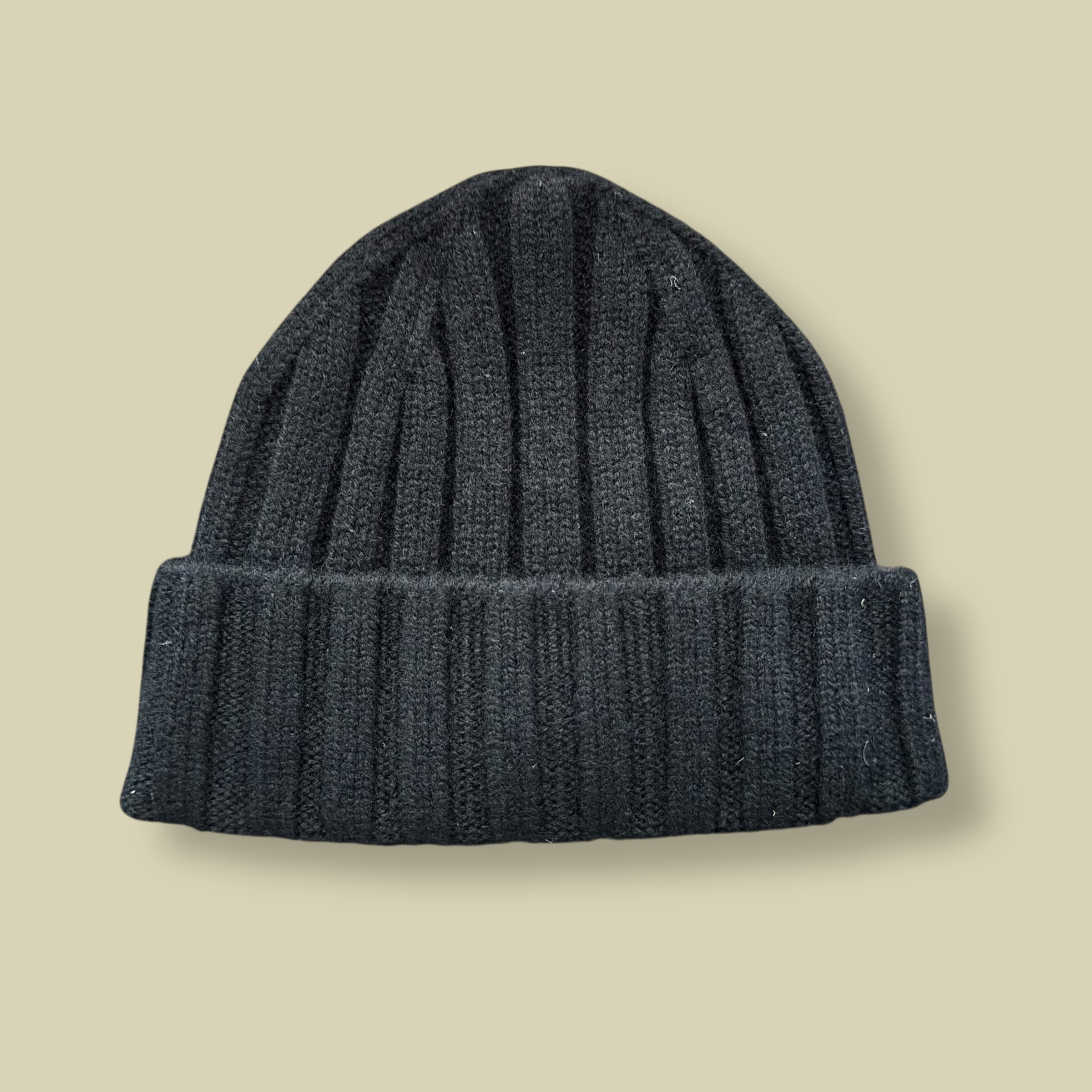 CASHMERE BEANIE BLACK (brand new)